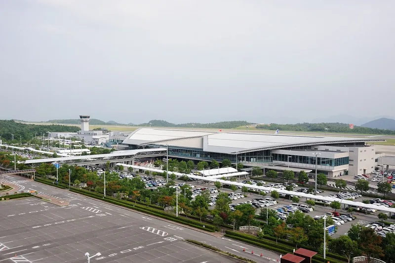広島空港（ウィキメディア・コモンズ）