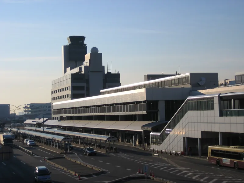 イメージ：大阪国際空港のターミナル（ウィキメディア・コモンズ）