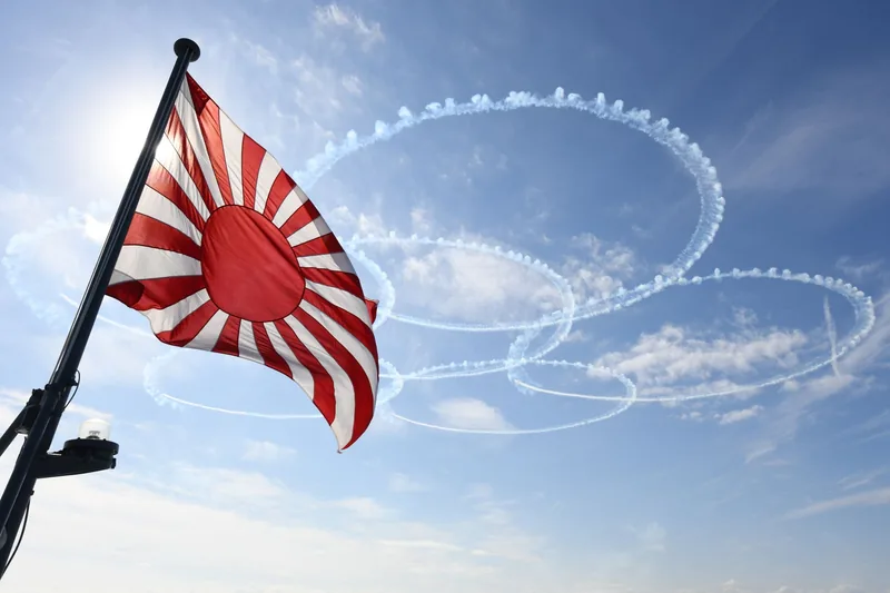 イメージ：ブルーインパルスの展示飛行