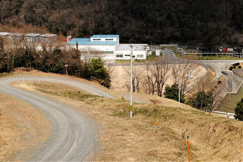 陸上自衛隊 三軒屋駐屯地（ウィキメディア・コモンズ）