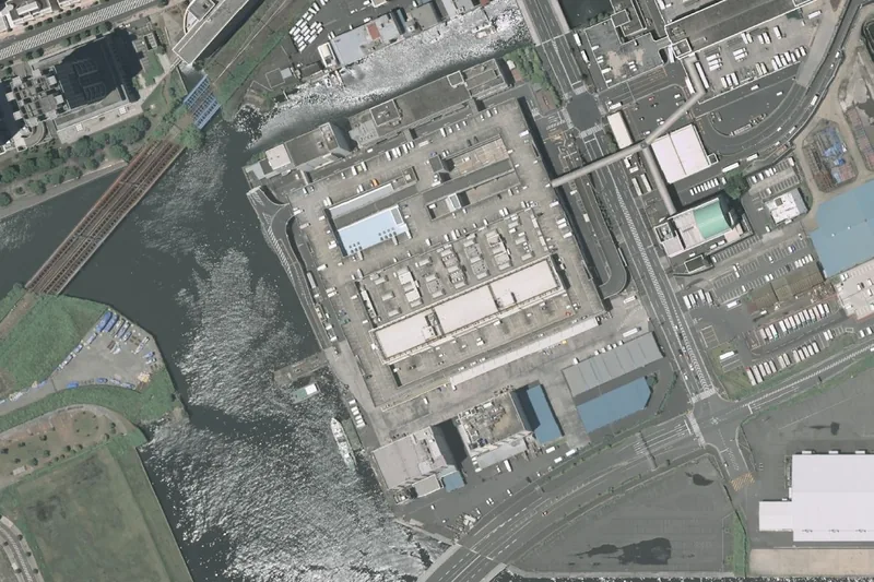 横浜市場まつり2026のあたりの空中写真(国土地理院)
