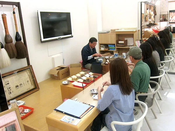 あかしや 本社ショールーム（奈良筆の見学・筆づくり体験）（www.akashiya-fude.co.jp の告知画像）