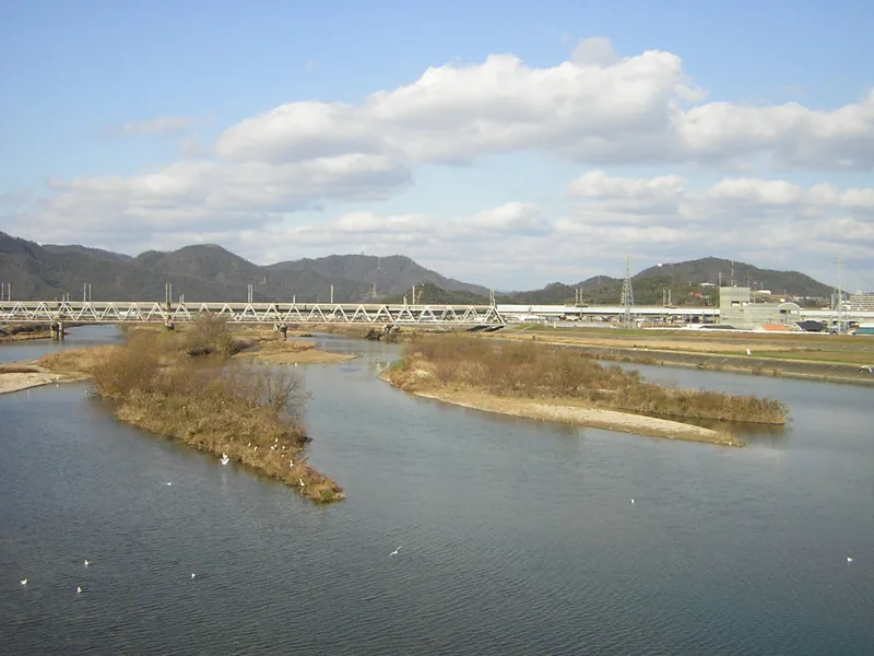 イメージ：福山市の芦田川（ウィキメディア・コモンズ）