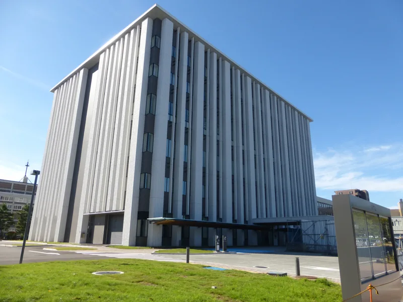 秋田地方・家庭裁判所（裁判の傍聴・庁舎見学）（www.courts.go.jp の掲載画像）