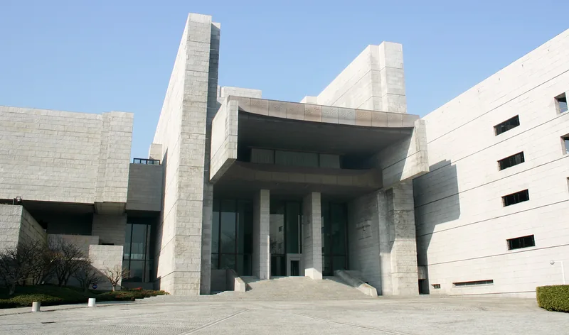 最高裁判所 一般見学（www.courts.go.jp の掲載画像）