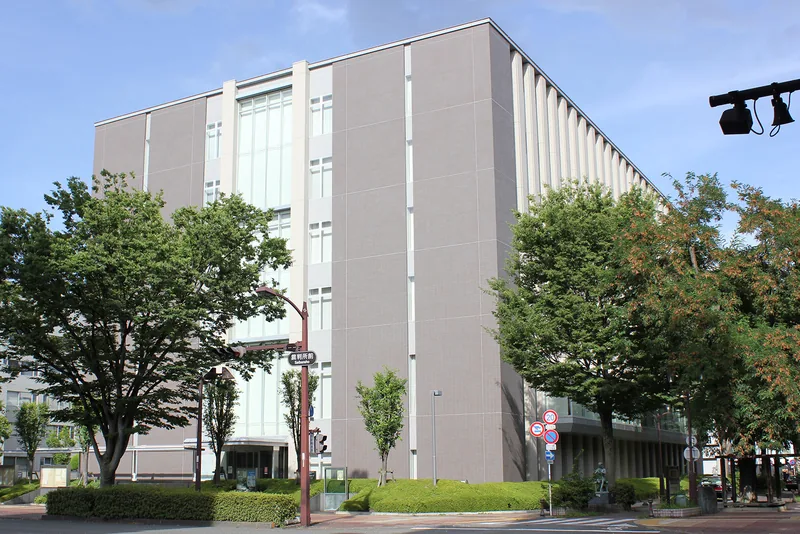 甲府地方・家庭裁判所（裁判の傍聴・庁舎見学）（www.courts.go.jp の掲載画像）