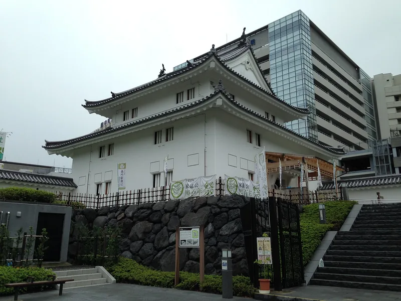 イメージ：近くの駿府城公園の坤櫓（ウィキメディア・コモンズ）