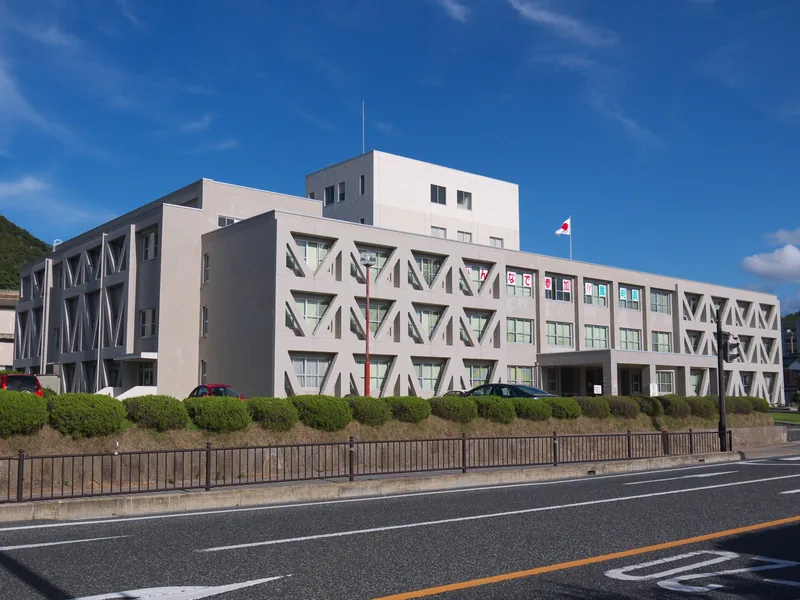 鳥取家庭裁判所（ウィキメディア・コモンズ）