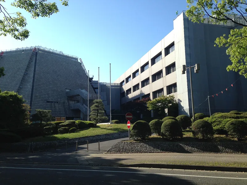 福岡県議会議事堂（ウィキメディア・コモンズ）