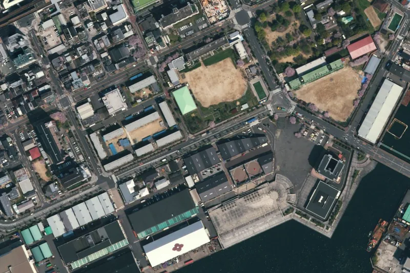 G LION MUSEUM（大阪・築港赤レンガ倉庫）のあたりの空中写真（国土地理院）