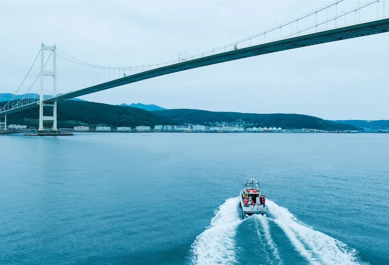 白鳥大橋 主塔登頂クルーズ（スターマリン）（star-marine.co.jp の掲載画像）