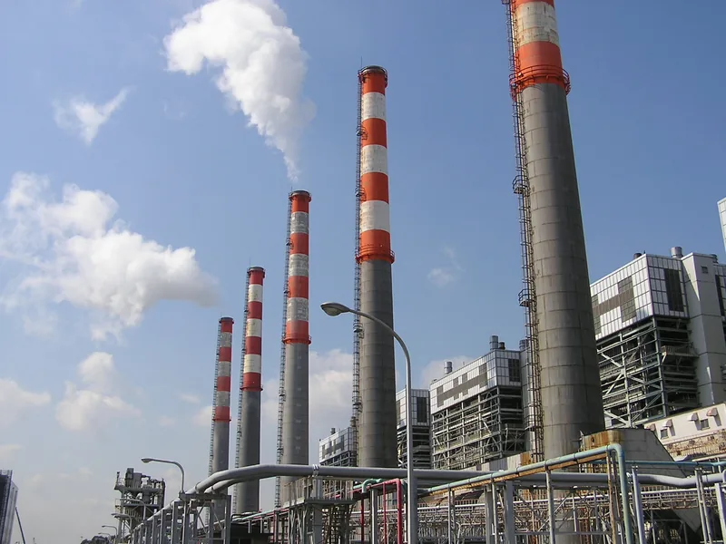 川崎火力発電所（ウィキメディア・コモンズ）