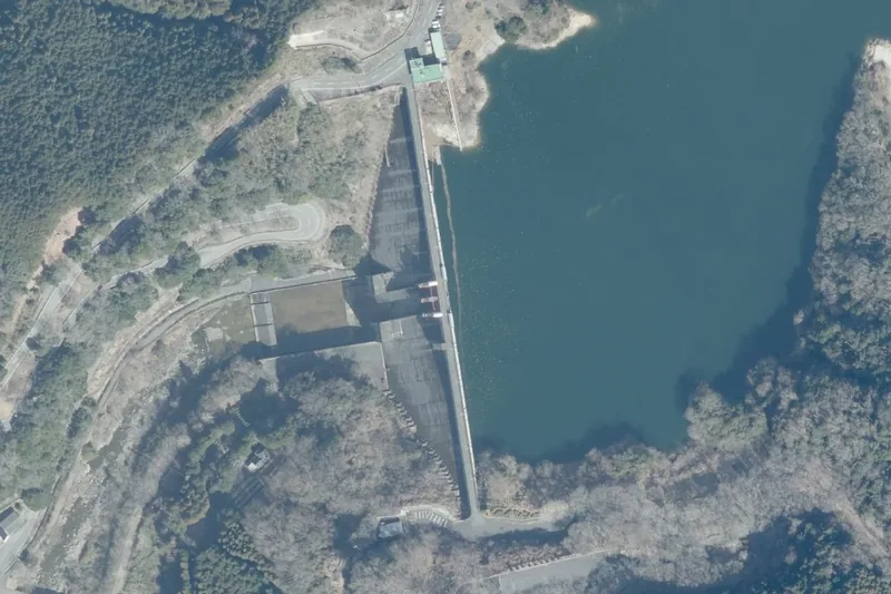 君ヶ野ダム（津市美杉町）のあたりの空中写真（国土地理院）