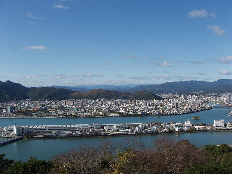 イメージ：近くの浦戸湾（ウィキメディア・コモンズ）