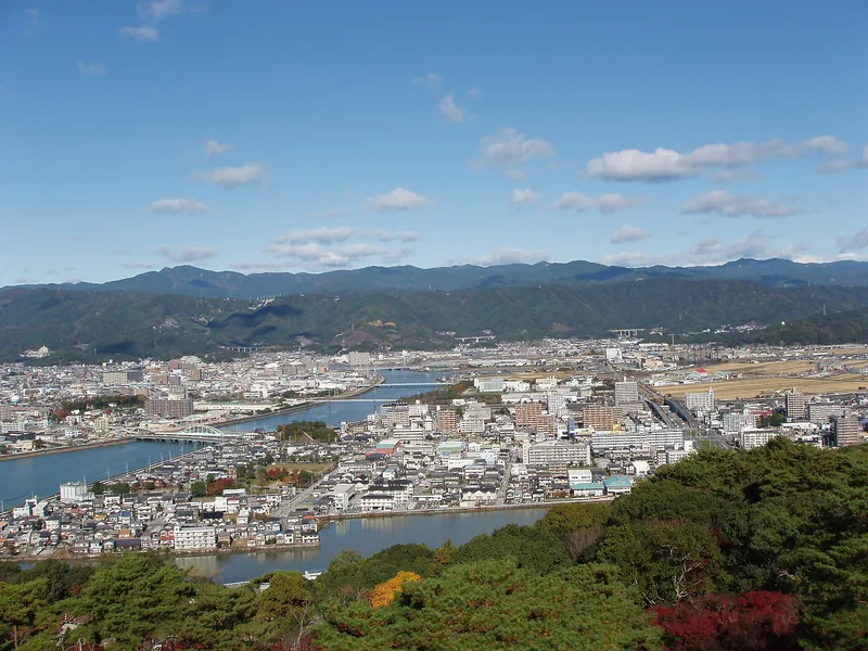 イメージ：近くの浦戸湾（ウィキメディア・コモンズ）