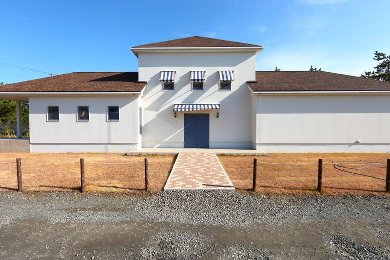 ルサンクワイナリー（新潟市西蒲区角田浜）（lecinqwinery.com の掲載画像）