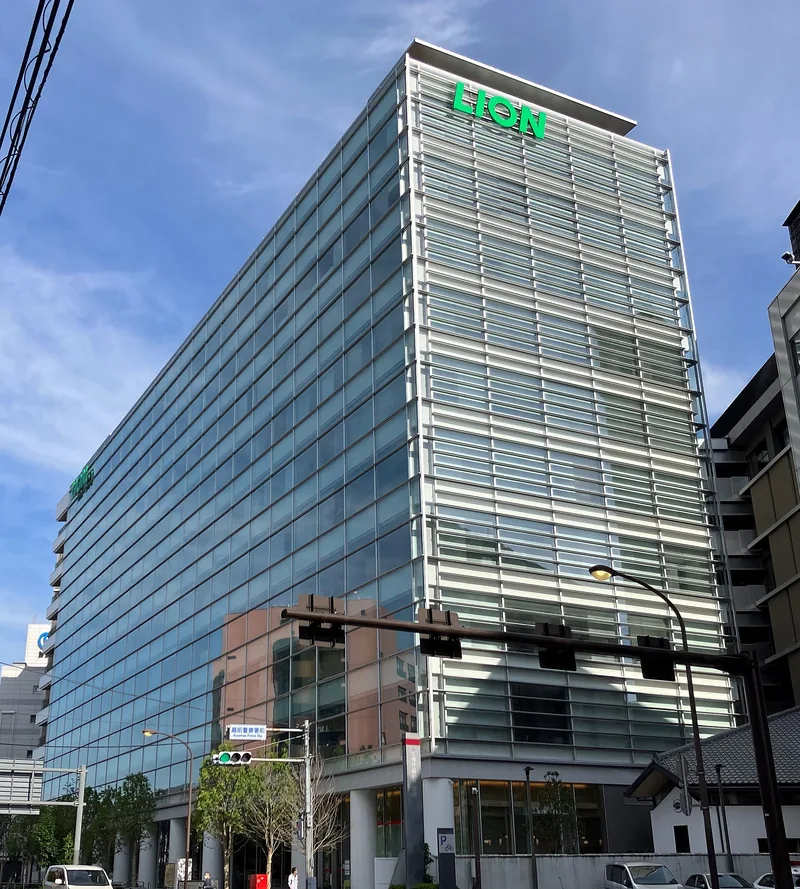 イメージ：ライオンの本社ビル（ウィキメディア・コモンズ）