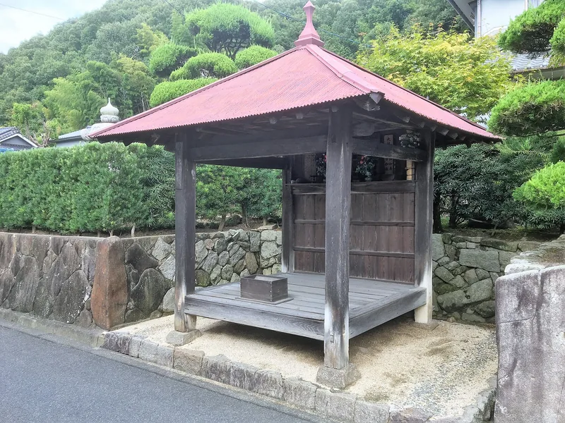 イメージ：府中市元町の辻堂（すぐ近く）（ウィキメディア・コモンズ）