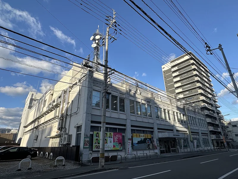 NHK高知放送局の建物（ウィキメディア・コモンズ）