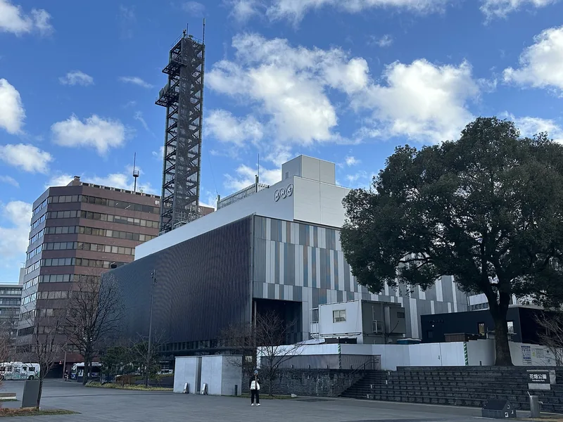 NHK熊本放送局の建物（ウィキメディア・コモンズ）