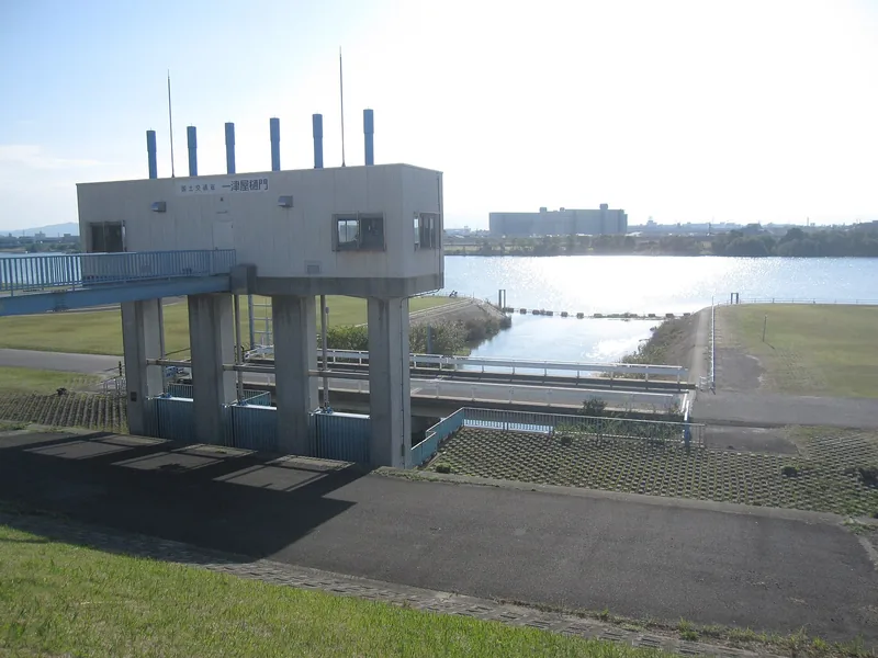 イメージ：近くの淀川 一津屋樋門（ウィキメディア・コモンズ）