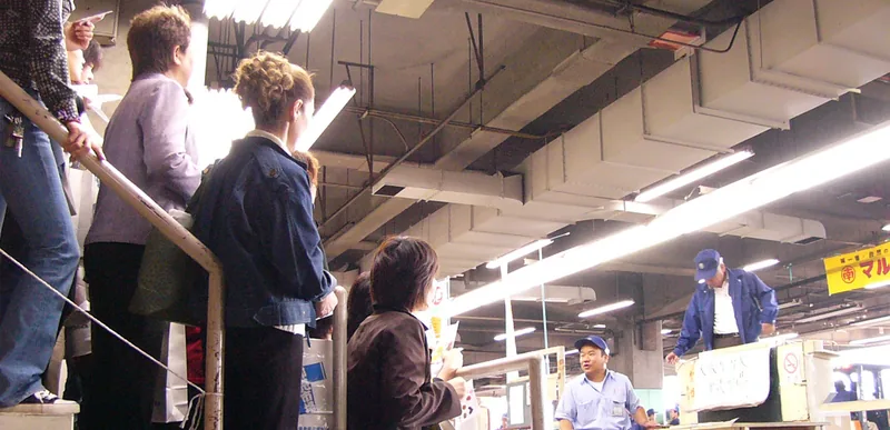 大阪市中央卸売市場 本場（市場見学）（honjo-osaka.or.jp の掲載画像）
