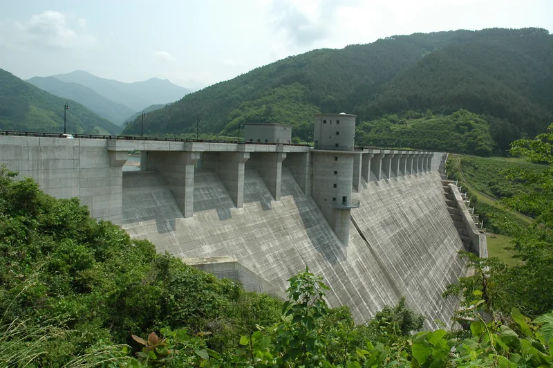 早池峰ダム（ウィキメディア・コモンズ）