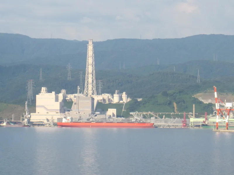 敦賀火力発電所（ウィキメディア・コモンズ）