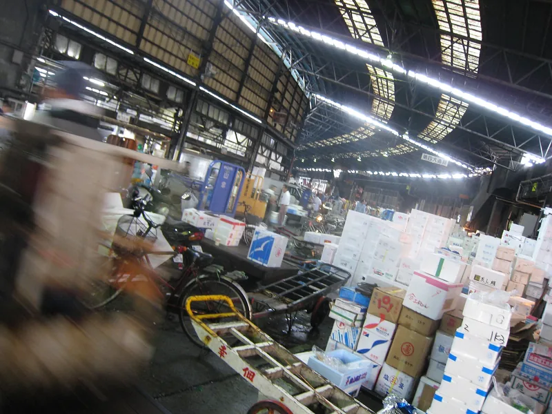 イメージ：魚市場のようす（旧築地市場）（ウィキメディア・コモンズ）