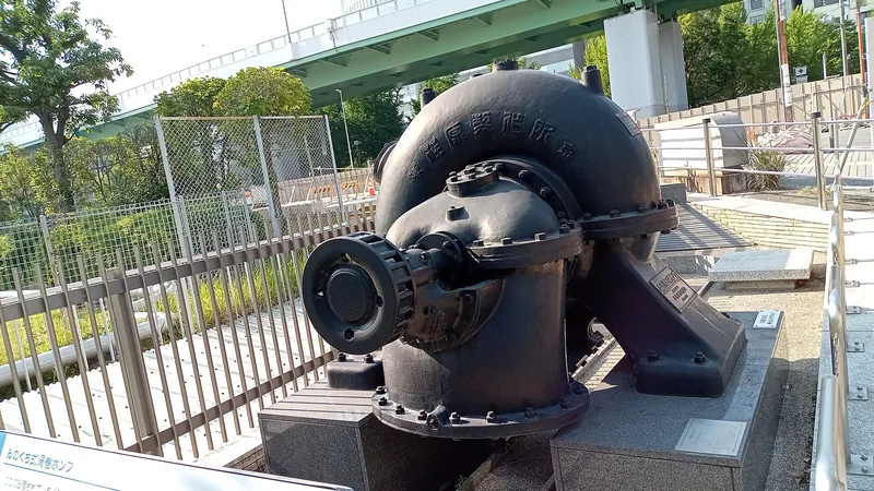 イメージ：下水処理で使われたポンプ（旧堀留下水処理場）（ウィキメディア・コモンズ）