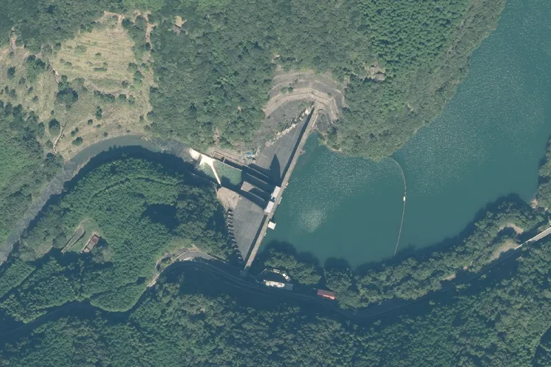 山財ダムのあたりの空中写真（国土地理院）