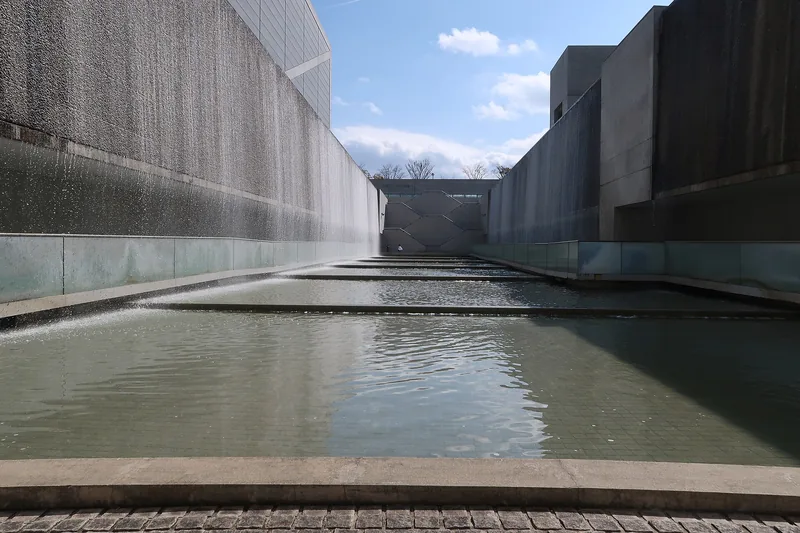 大阪府立狭山池博物館（ウィキメディア・コモンズ）