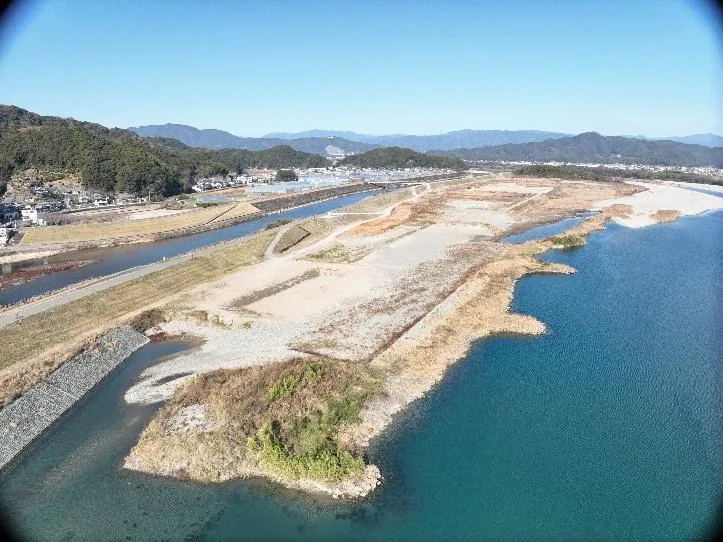 仁淀川下流河道掘削事業（用石地区、新居地区）（www.skr.mlit.go.jp の告知画像）