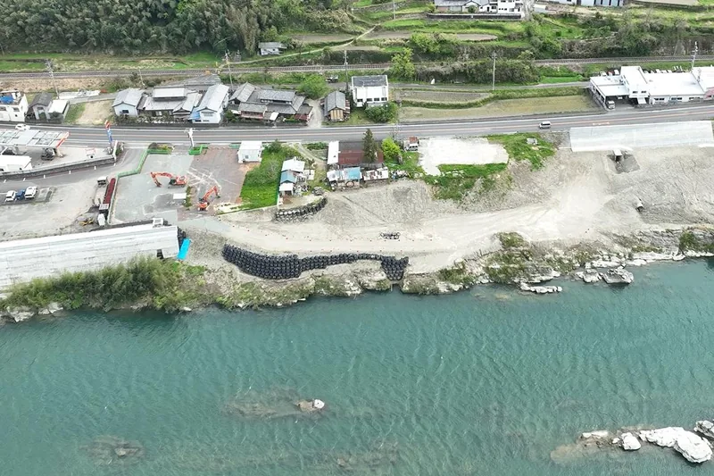 加茂第二堤防護岸工事（www.skr.mlit.go.jp の告知画像）