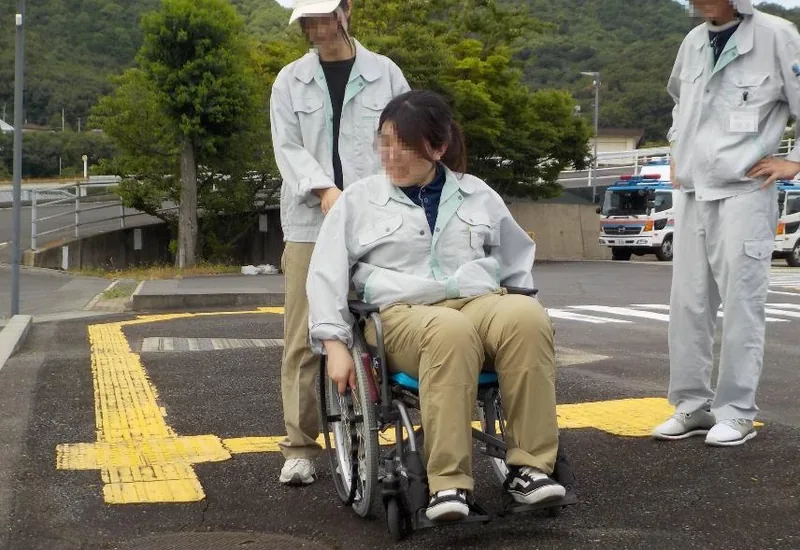 四国技術事務所 ユニバーサルデザイン歩行体験コース（www.skr.mlit.go.jp の告知画像）