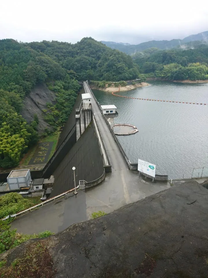 玉川ダム（愛媛県）（ウィキメディア・コモンズ）
