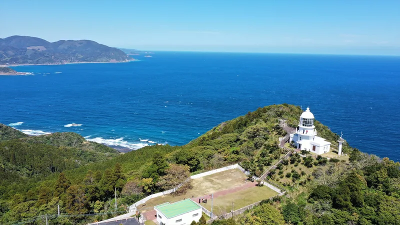 都井岬灯台（www.tokokai.org の掲載画像）