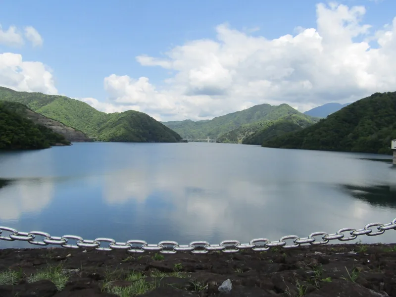 徳山ダム（www.water.go.jp の掲載画像）