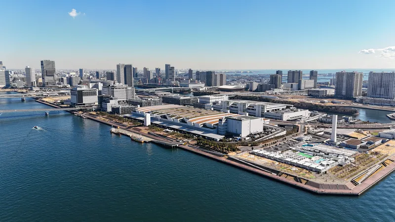 豊洲市場（見学者コース・マグロせり見学）（www.shijou.metro.tokyo.lg.jp の掲載画像）