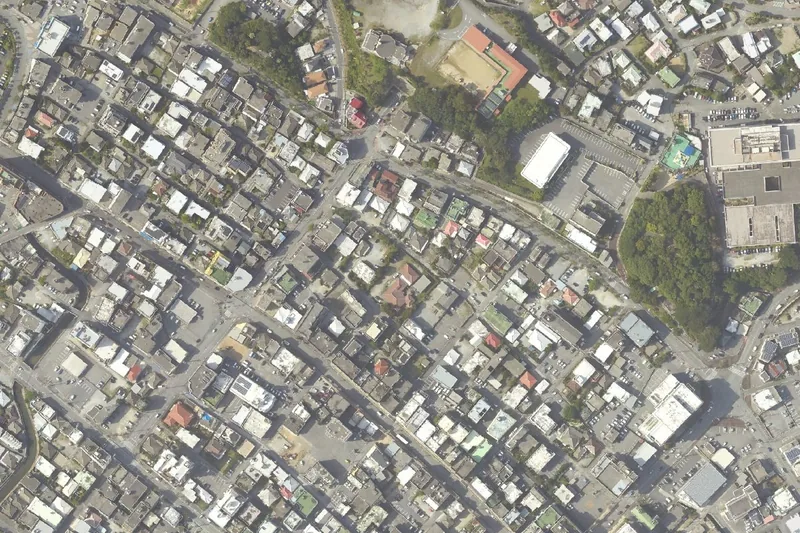 津嘉山酒造所（國華） 工場見学（名護市）のあたりの空中写真（国土地理院）