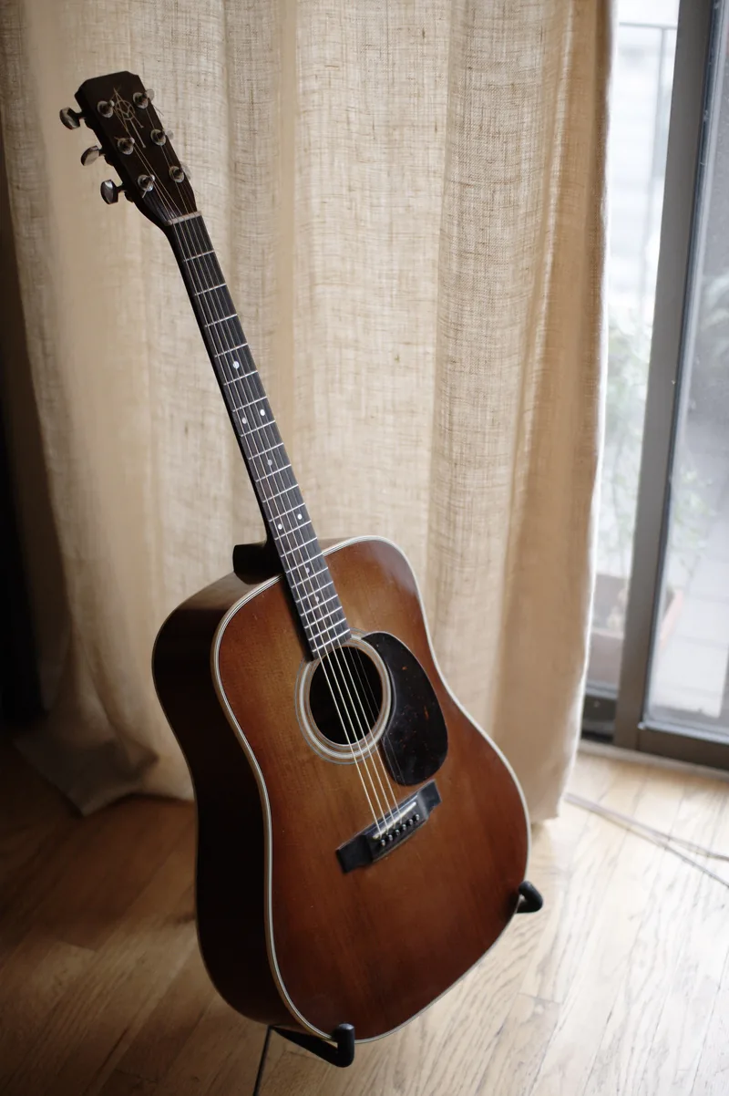 イメージ：ヤイリのギター（Alvarez-Yairi DY55）（ウィキメディア・コモンズ）