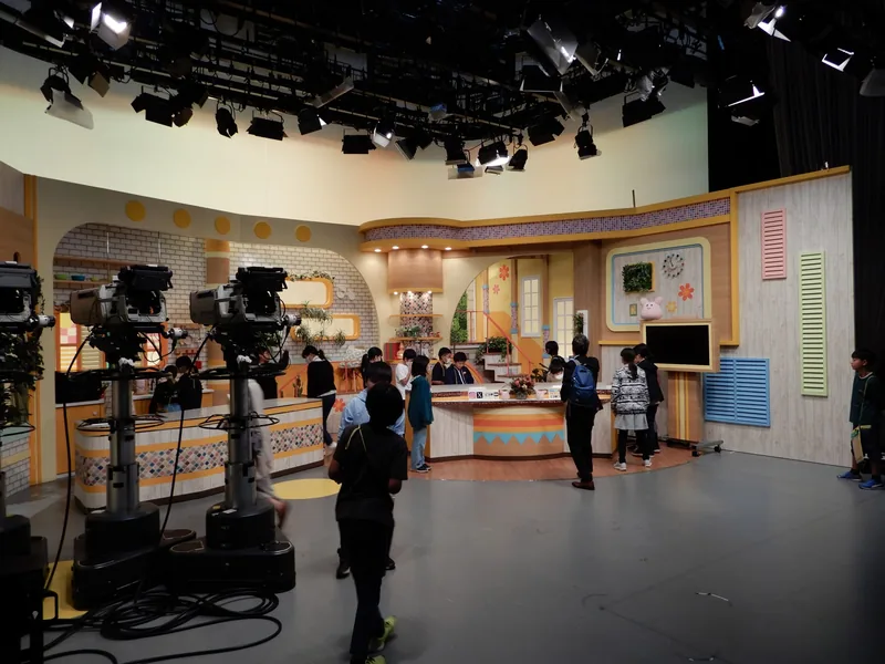 山形放送 山形メディアタワー 団体見学（www.ybc.co.jp の掲載画像）
