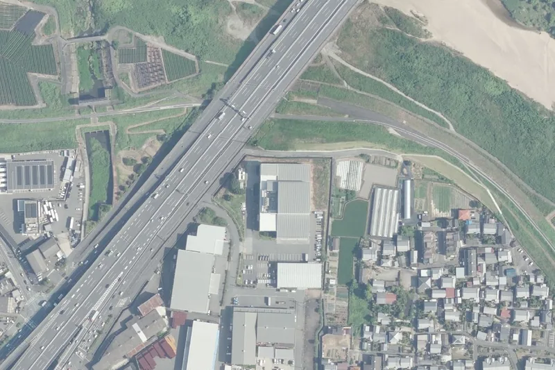 読売新聞 京都工場（印刷工場見学）のあたりの空中写真（国土地理院）