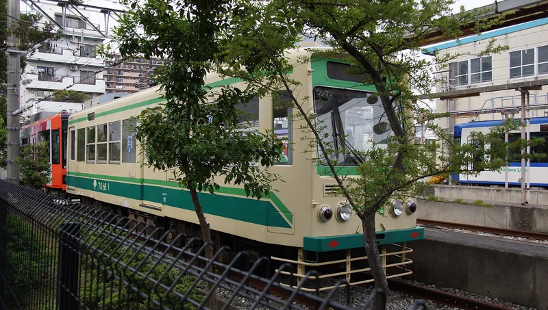 イメージ：近くを走る都電荒川線（ウィキメディア・コモンズ）